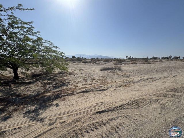 2715 Sea Garden Avenue, Thermal, CA 92274