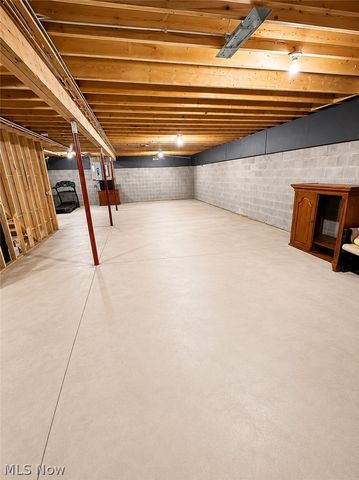 8552 State Route 305, Garrettsville, OH 44231