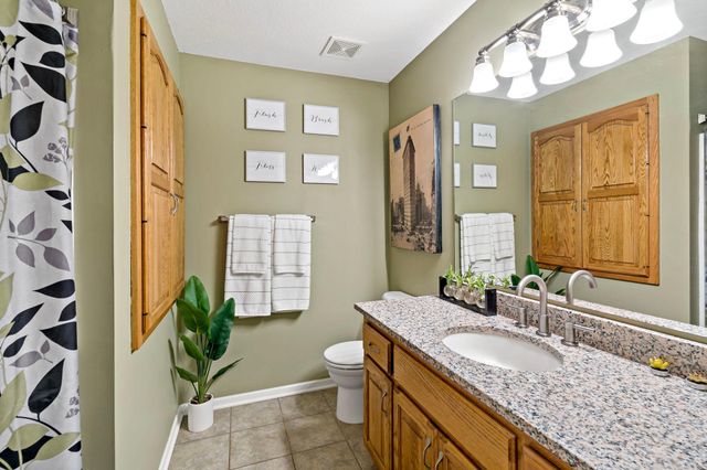 842 Sterling Street S, Maplewood, MN 55119