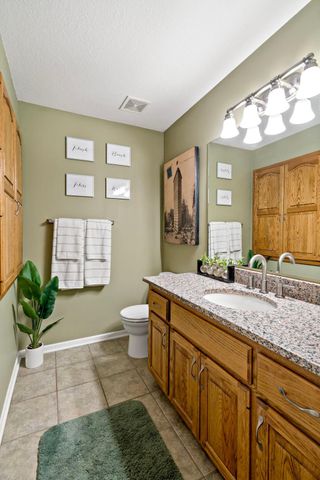 842 Sterling Street S, Maplewood, MN 55119