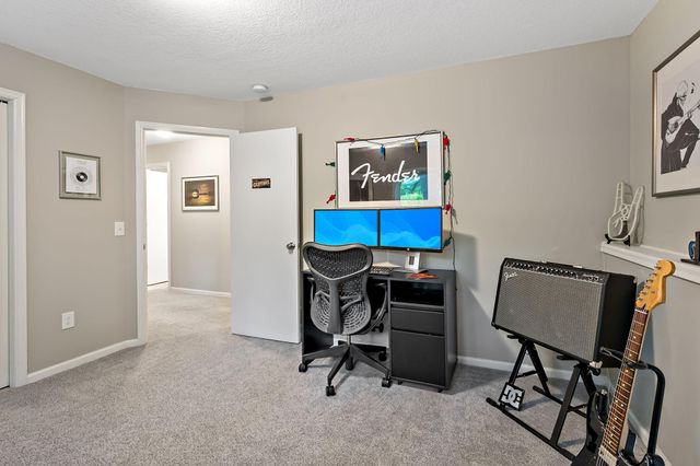 842 Sterling Street S, Maplewood, MN 55119