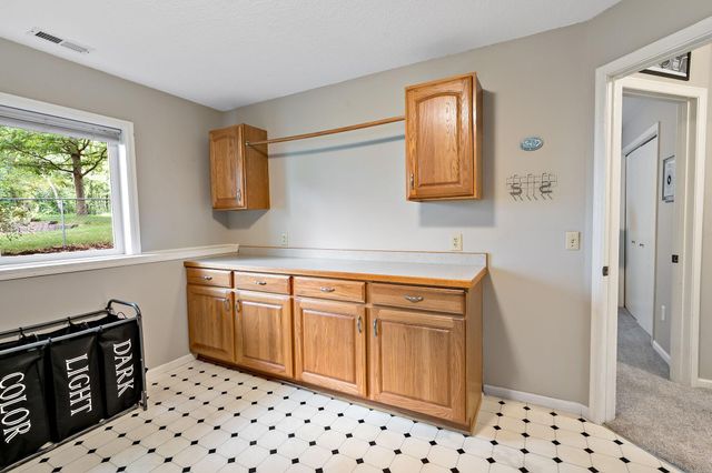 842 Sterling Street S, Maplewood, MN 55119