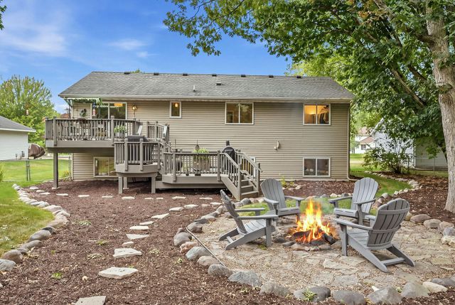 842 Sterling Street S, Maplewood, MN 55119