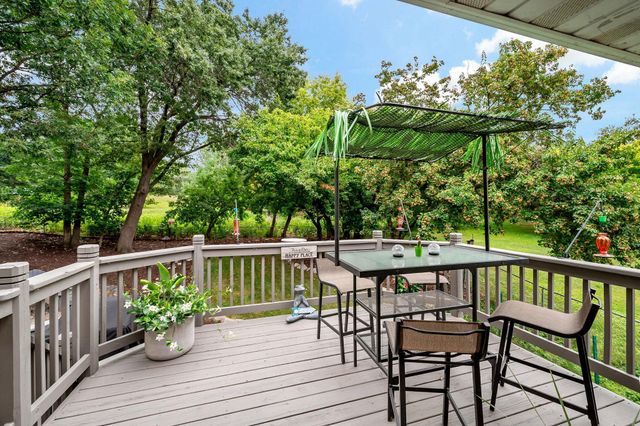 842 Sterling Street S, Maplewood, MN 55119