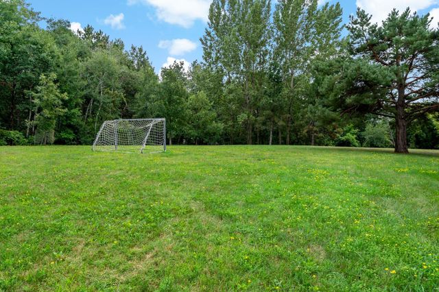842 Sterling Street S, Maplewood, MN 55119