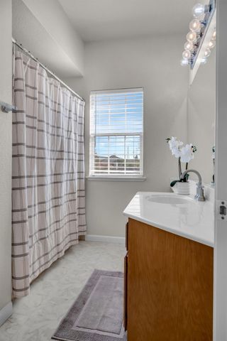 108 Sedgeford Ct, Folsom, CA 95630