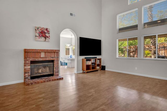 108 Sedgeford Ct, Folsom, CA 95630