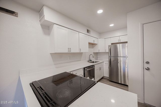 3131 W COCHISE Drive 129, Phoenix, AZ 85051