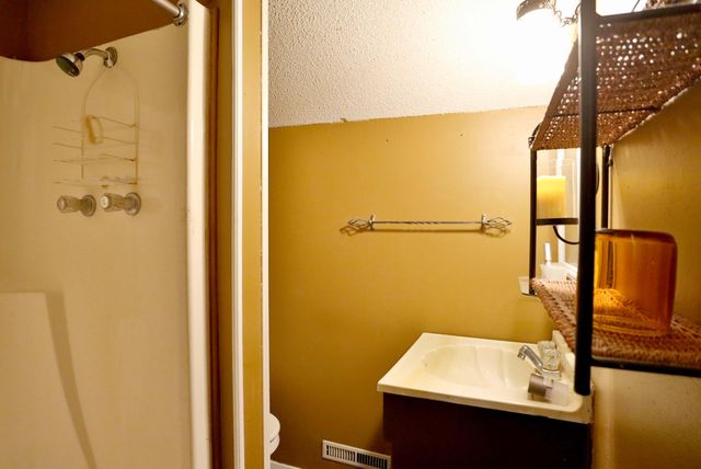 220 E Berkeley Street, Springfield, MO 65807