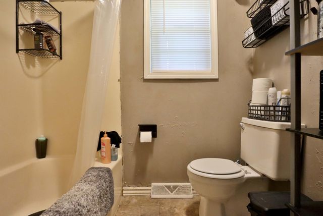 220 E Berkeley Street, Springfield, MO 65807