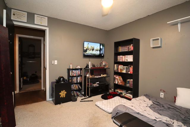 220 E Berkeley Street, Springfield, MO 65807