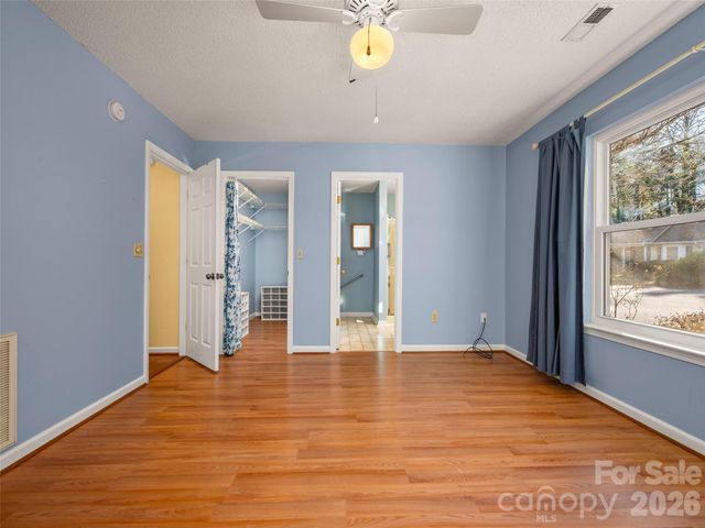 869 Sandburg Terrace, Hendersonville, NC 28791
