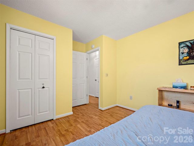 869 Sandburg Terrace, Hendersonville, NC 28791