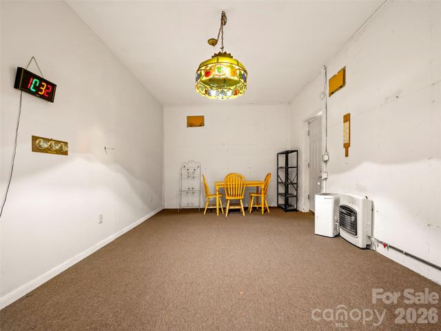 869 Sandburg Terrace, Hendersonville, NC 28791