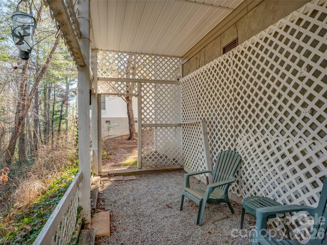 869 Sandburg Terrace, Hendersonville, NC 28791