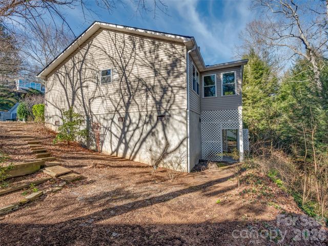 869 Sandburg Terrace, Hendersonville, NC 28791