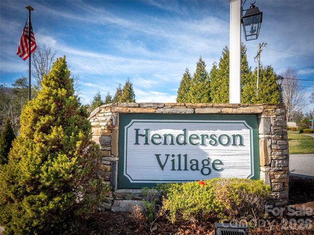 869 Sandburg Terrace, Hendersonville, NC 28791