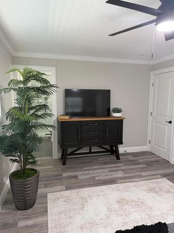 2596 COLUMBUS WAY S, St Petersburg, FL 33712