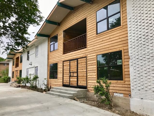 5520 Gaston Avenue 202, Dallas, TX 75214