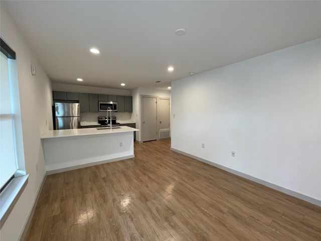 5520 Gaston Avenue 202, Dallas, TX 75214