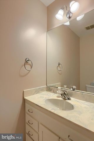 113 E WOODLAND DR, Mechanicsburg, PA 17055