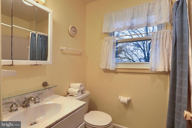 113 E WOODLAND DR, Mechanicsburg, PA 17055