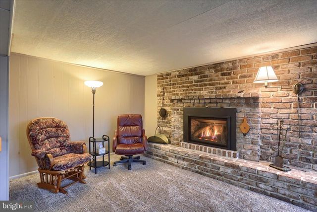 113 E WOODLAND DR, Mechanicsburg, PA 17055