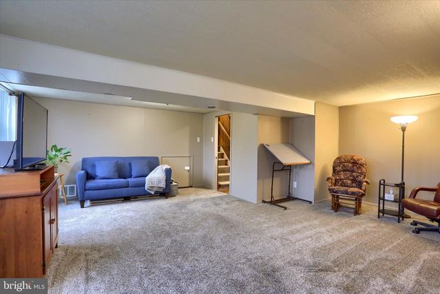 113 E WOODLAND DR, Mechanicsburg, PA 17055