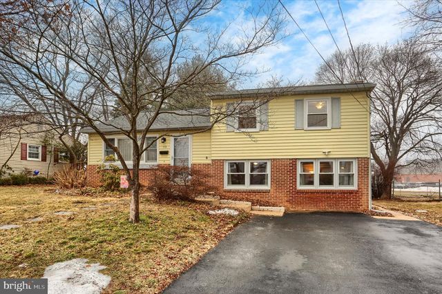 113 E WOODLAND DR, Mechanicsburg, PA 17055