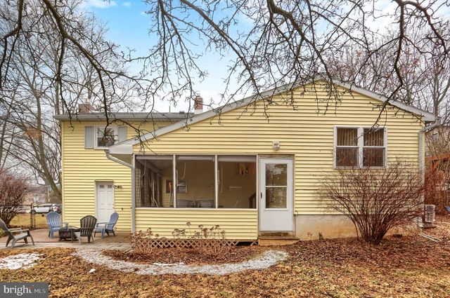 113 E WOODLAND DR, Mechanicsburg, PA 17055