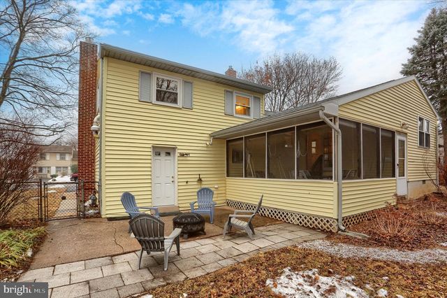 113 E WOODLAND DR, Mechanicsburg, PA 17055