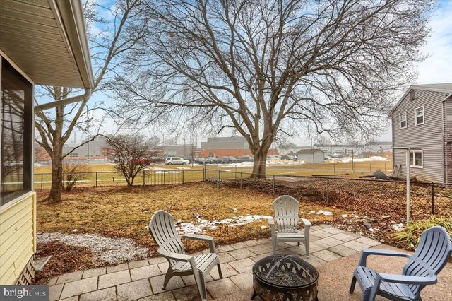 113 E WOODLAND DR, Mechanicsburg, PA 17055