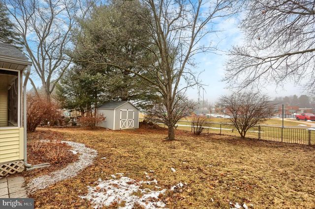 113 E WOODLAND DR, Mechanicsburg, PA 17055