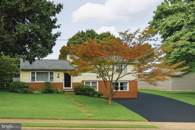 113 E WOODLAND DR, Mechanicsburg, PA 17055