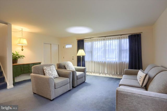 113 E WOODLAND DR, Mechanicsburg, PA 17055