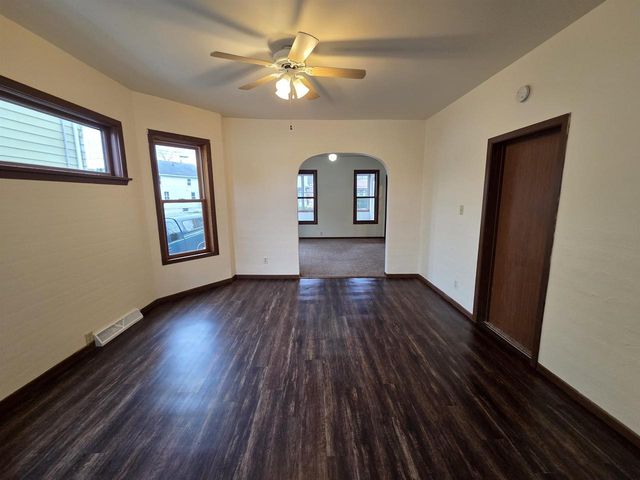 526 CENTRAL STREET, Oshkosh, WI 54901