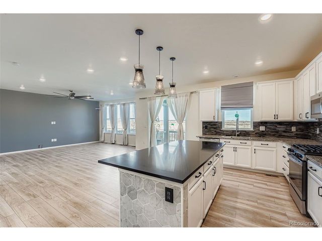 300 N Patsburg St, Aurora, CO 80018