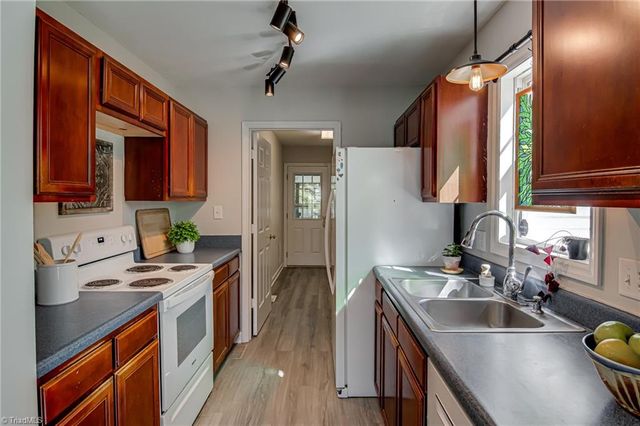 4335 Buck Chase Court, Winston-salem, NC 27101