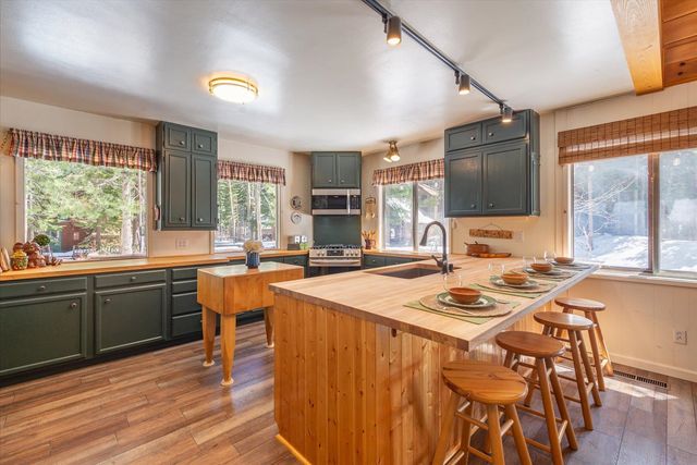 15609 Cottonwood Street, Truckee, CA 96161