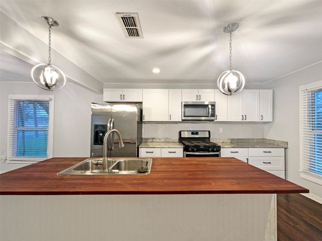 212 N 4th Street, Sanger, TX 76266