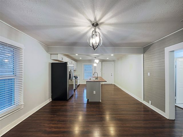 212 N 4th Street, Sanger, TX 76266