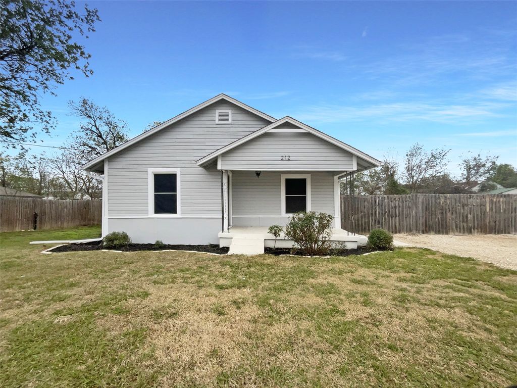 212 N 4th Street, Sanger, TX 76266