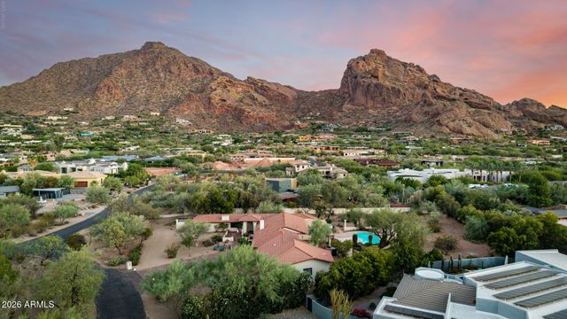6210 N CAMELBACK MANOR Drive, Paradise Valley, AZ 85253