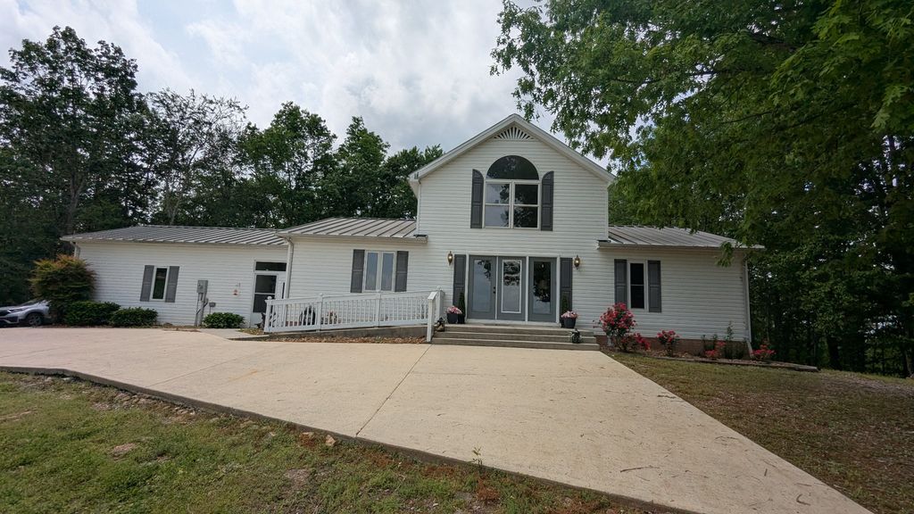 460 Mate Allen Rd, Gainesboro, TN 38562