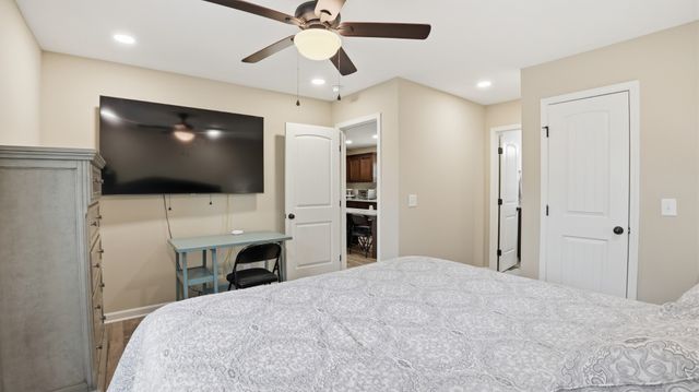 606 Rickenbacker Dr, Tullahoma, TN 37388