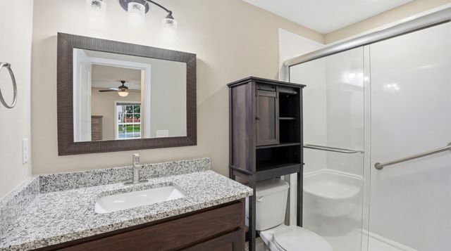 606 Rickenbacker Dr, Tullahoma, TN 37388