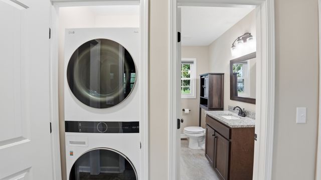 606 Rickenbacker Dr, Tullahoma, TN 37388