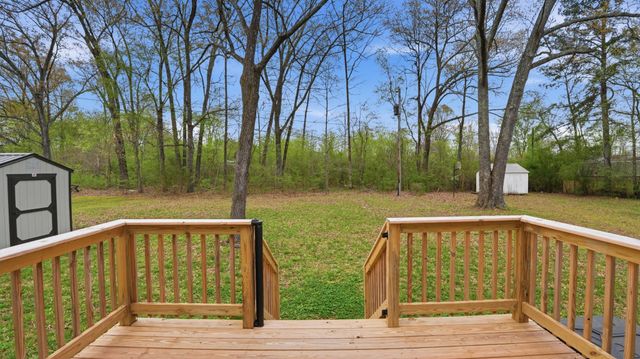 606 Rickenbacker Dr, Tullahoma, TN 37388