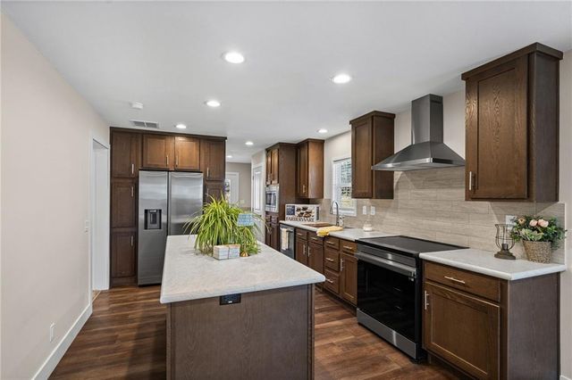 2720 N 21st Place, Kansas City, KS 66104