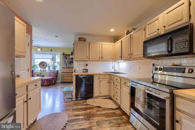 102 RIVER BEND PARK, Lancaster, PA 17602